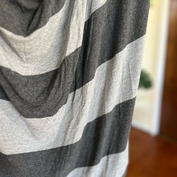 Cabi Grey Gray Wide Stripe Shirt Cowl Neck Top Tunic 620 Sz M - Picture 11 of 11